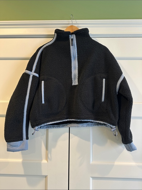 FP Movement by Free People Jackets & Blazers - Free People Movement Navy Sherpa Half-Zip cropped Jacket with Light blue Trim